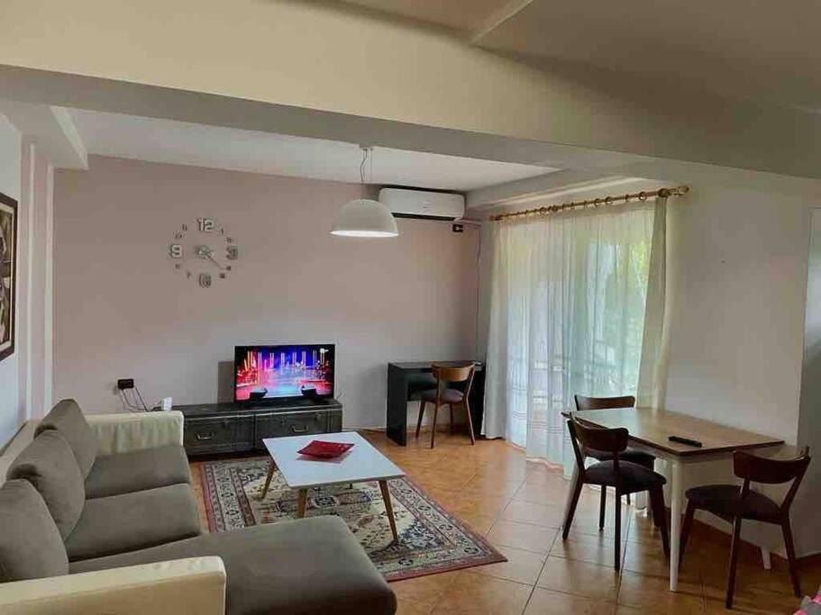 Apartment In Skanderbeg Square - Tirana Center 1 Buitenkant foto