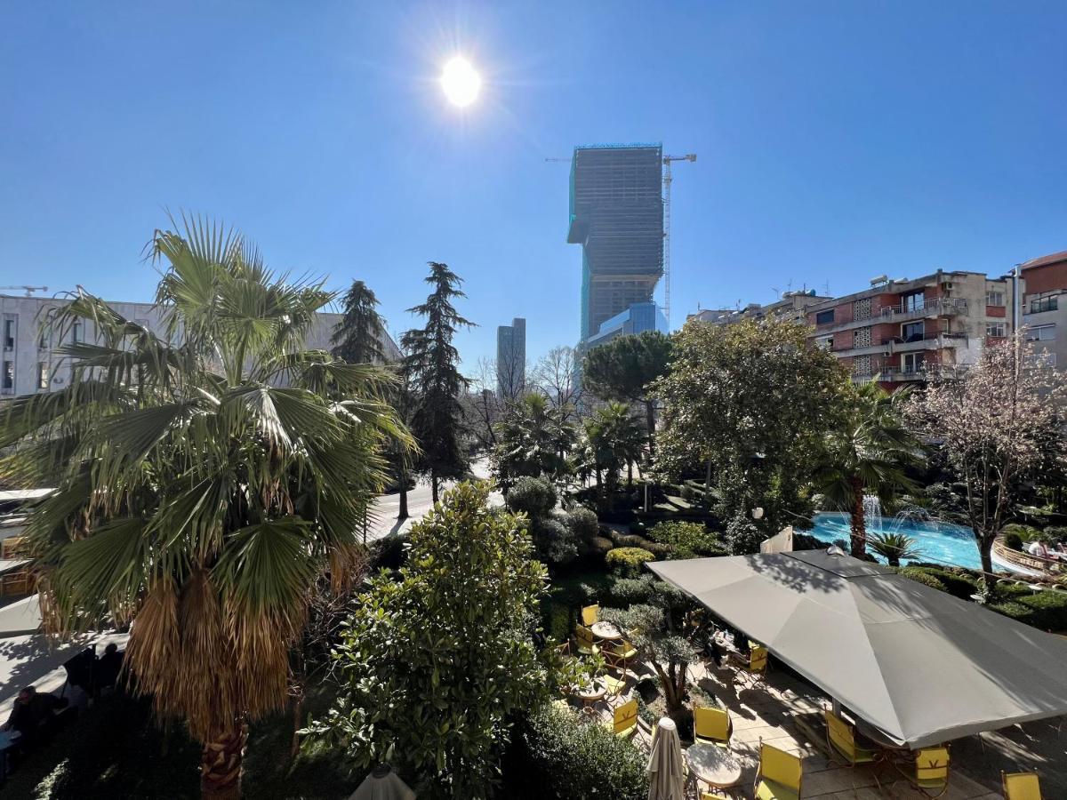 Apartment In Skanderbeg Square - Tirana Center 1 Buitenkant foto